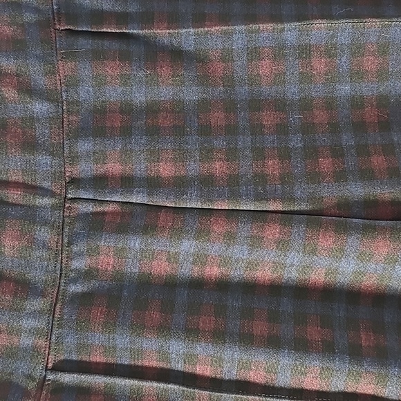 Old Navy Black and Red Dress Pants. Stretch. Old Navy (Strvie) Large - Picture 2 of 7